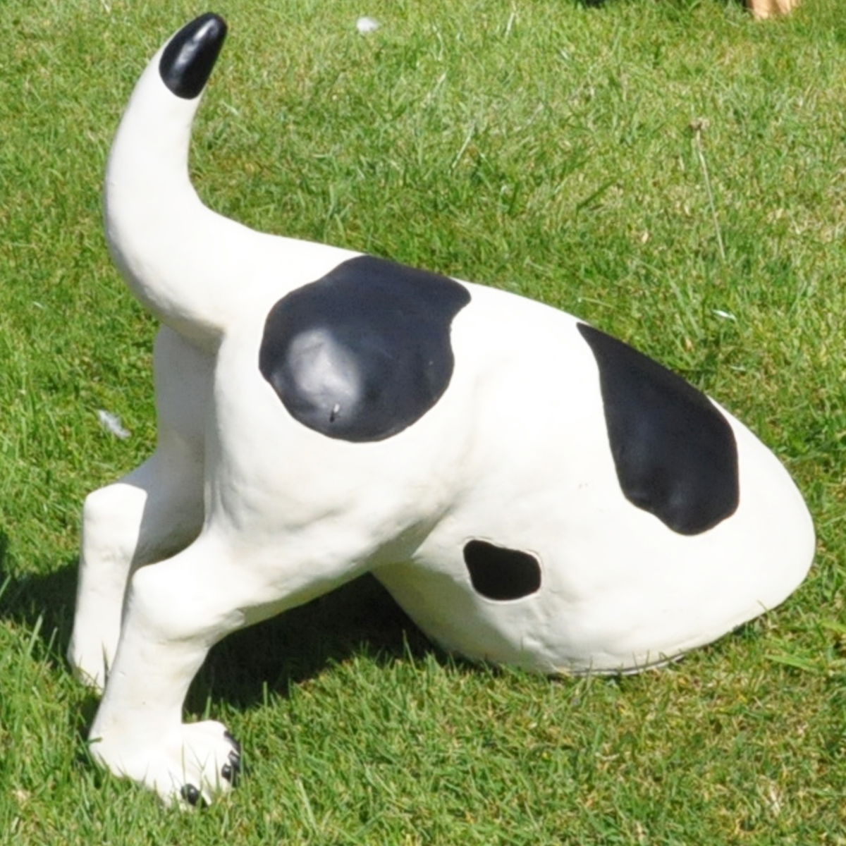 Black & White Digging Dog 36 x 33 cm